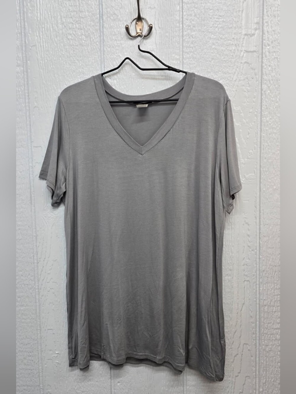 New XL Heimish Gray V-Neck T-Shirt